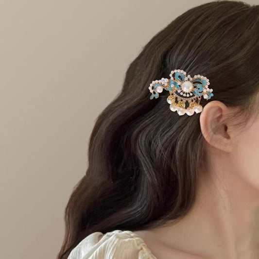 Attention Seeker! Pearl Hair Clip