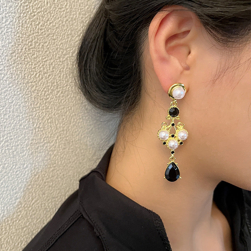 Noir Royale Pearl Earrings