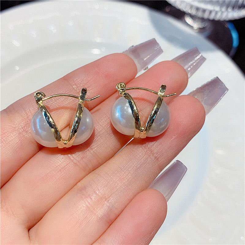 Pearly Euphoria Earrings