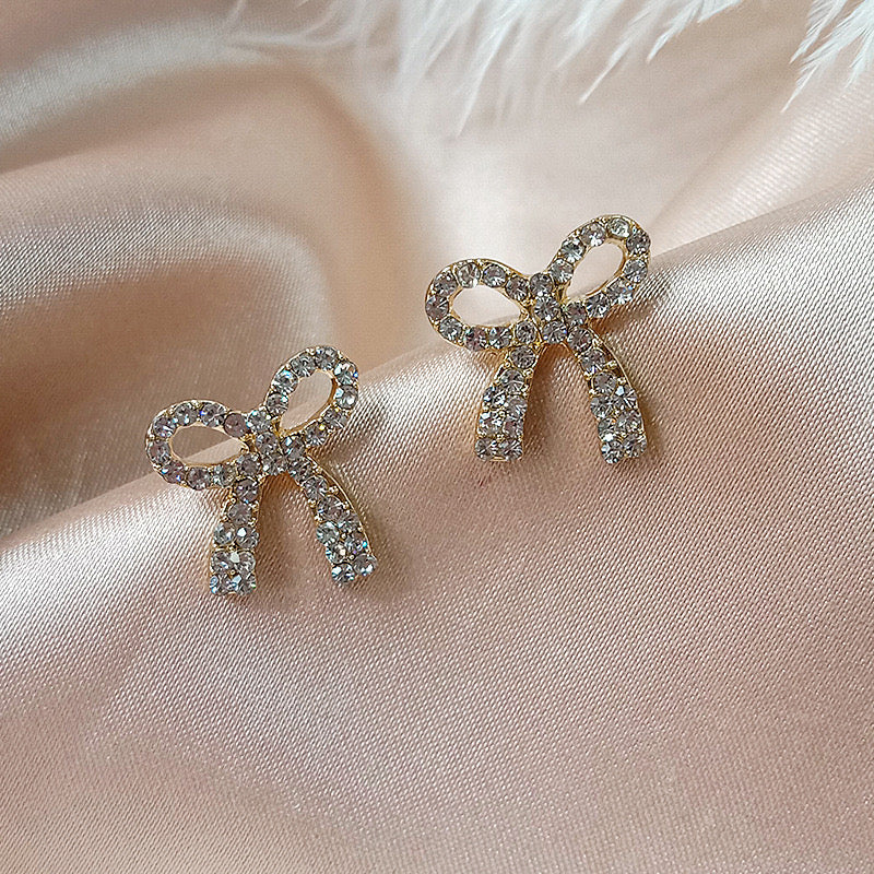 Bows the night away! Earrings