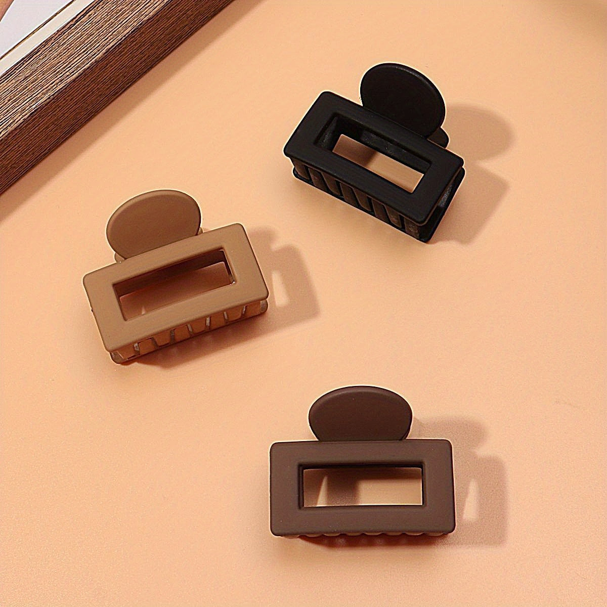 3pcs Matte Hair Claw Clip Simple Style Shark Claw Clips Solid Color Hair Claw Elegant Hair Clips For Women