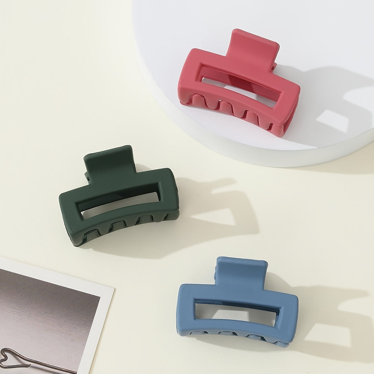 3pcs Matte Hair Claw Clip Simple Style Shark Claw Clips Solid Color Hair Claw Elegant Hair Clips For Women