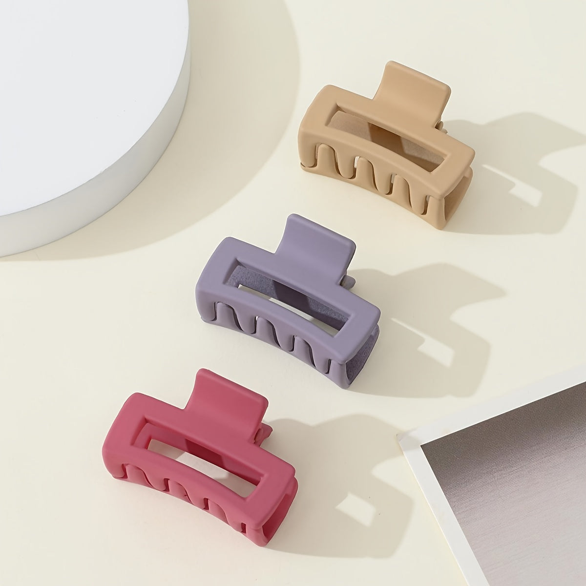 3pcs Matte Hair Claw Clip Simple Style Shark Claw Clips Solid Color Hair Claw Elegant Hair Clips For Women