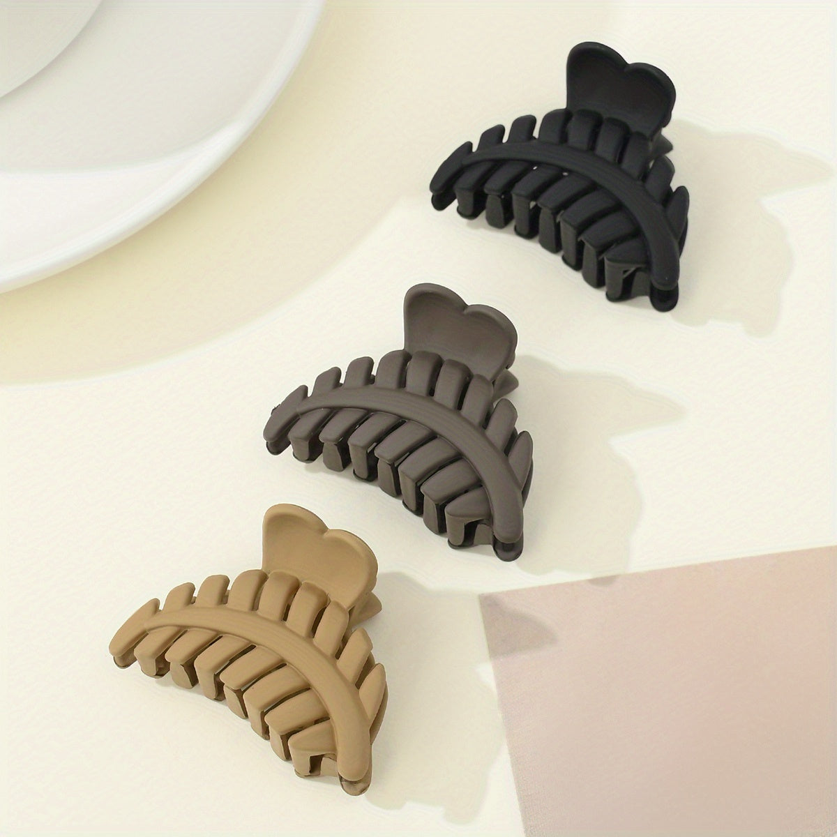 3pcs Matte Hair Claw Clip Simple Style Shark Claw Clips Solid Color Hair Claw Elegant Hair Clips For Women