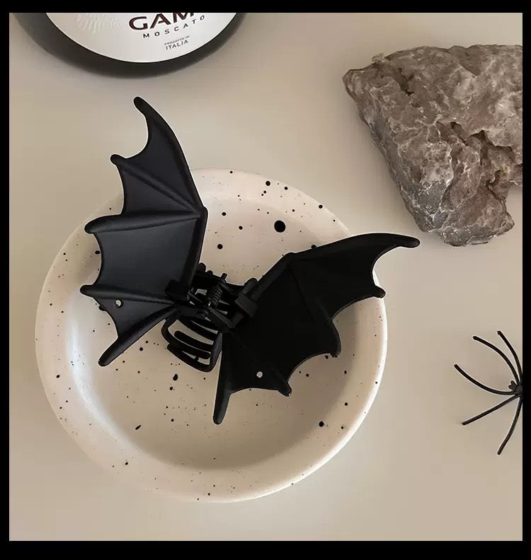 Baddie Bat Claw Clip