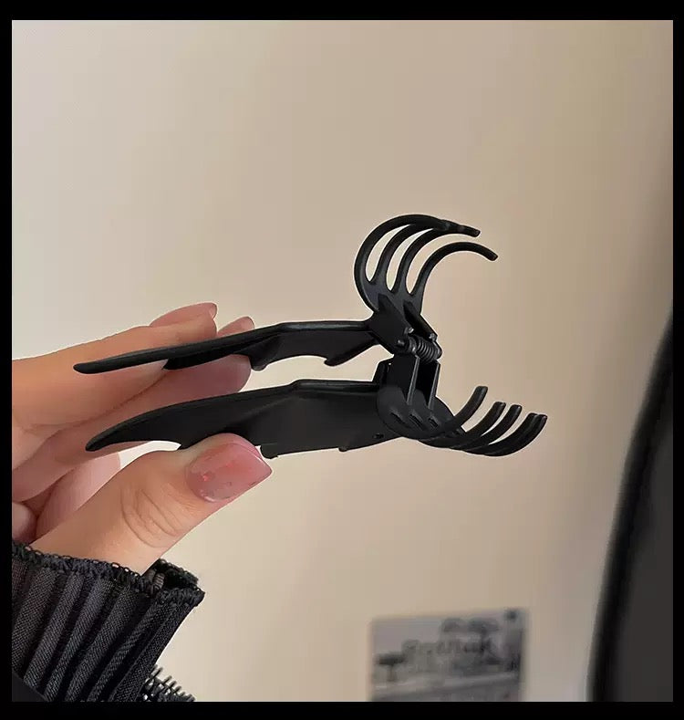 Baddie Bat Claw Clip