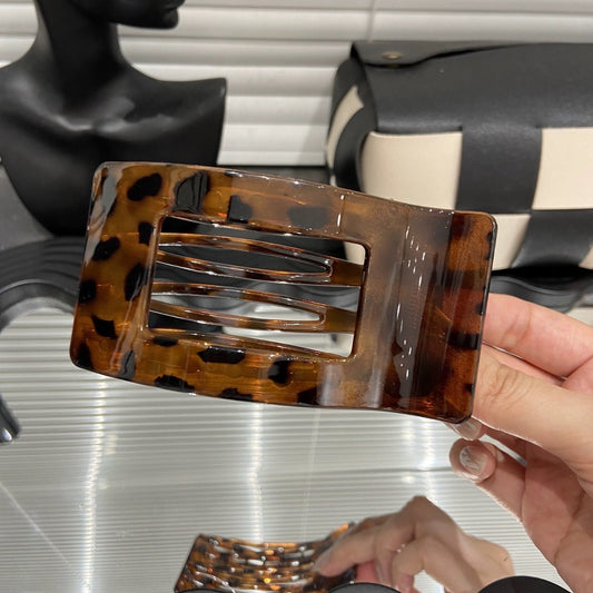 Haute Leopard Claw Clip