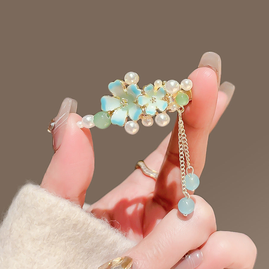 Angel Bloom Pearly Hair Clip