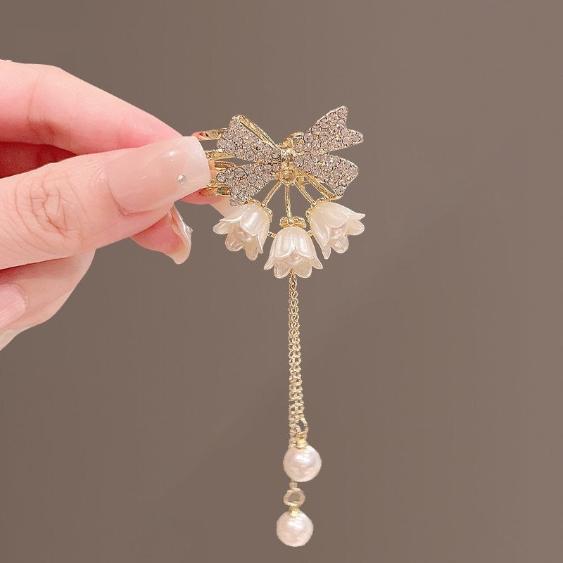Dancing Tulips Pearl Hair Clip