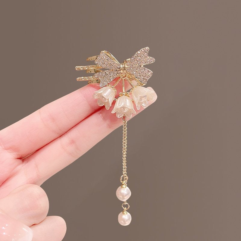 Dancing Tulips Pearl Hair Clip