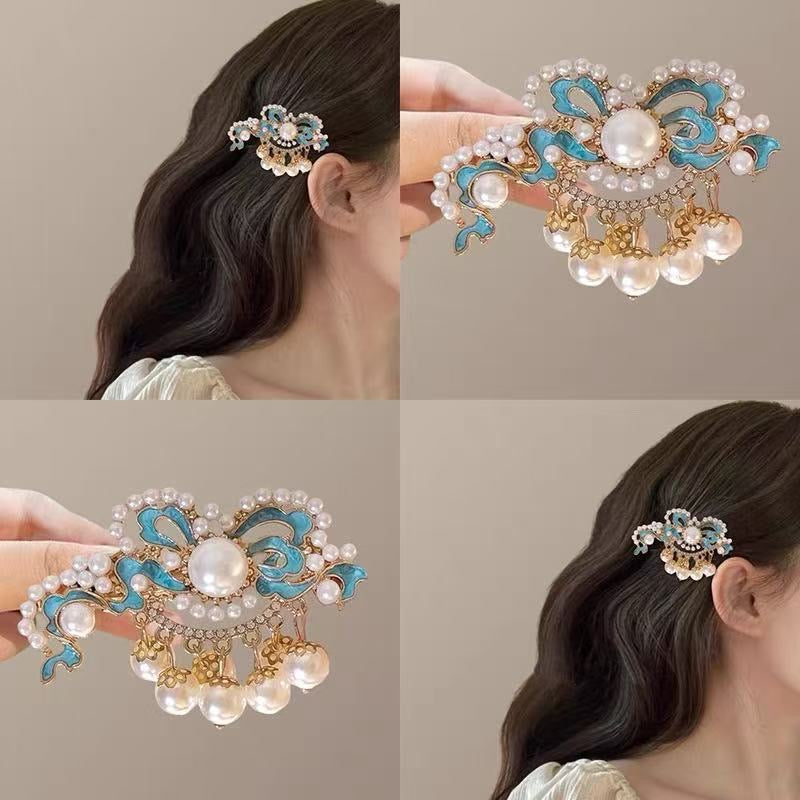 Attention Seeker! Pearl Hair Clip