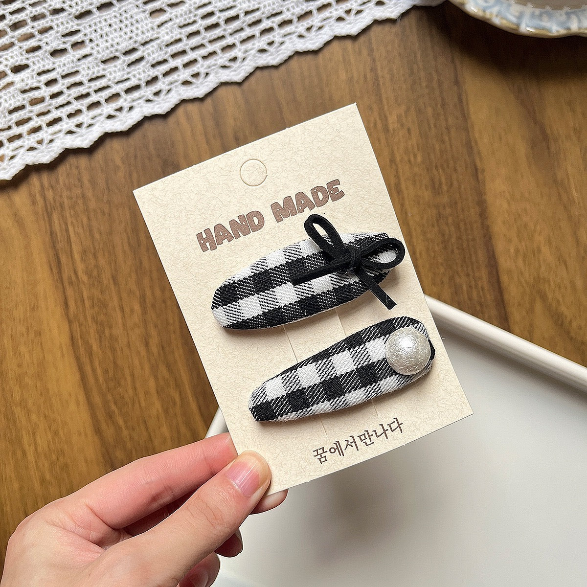 Check me out! Bow Hair Clips