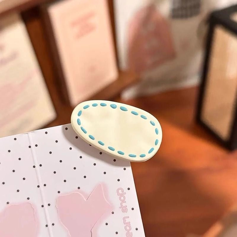 Soft-Stitch patterned Hair Clip