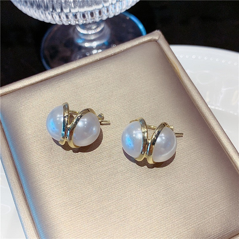 Pearly Euphoria Earrings
