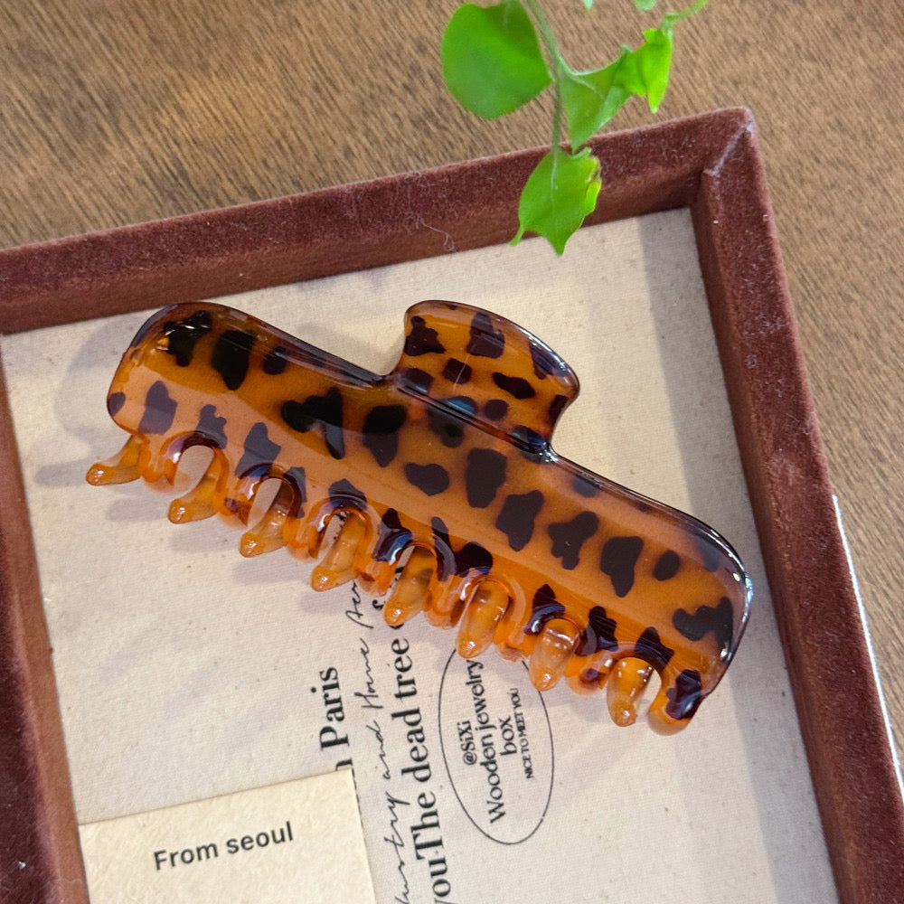 Y2k spotted Claw Clip