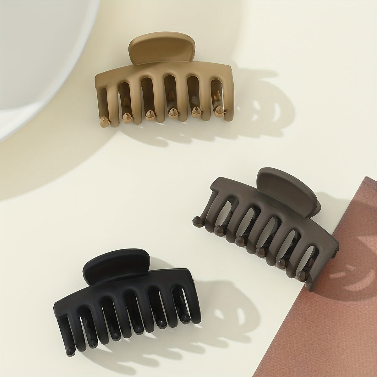 3pcs Matte Hair Claw Clip Simple Style Shark Claw Clips Solid Color Hair Claw Elegant Hair Clips For Women